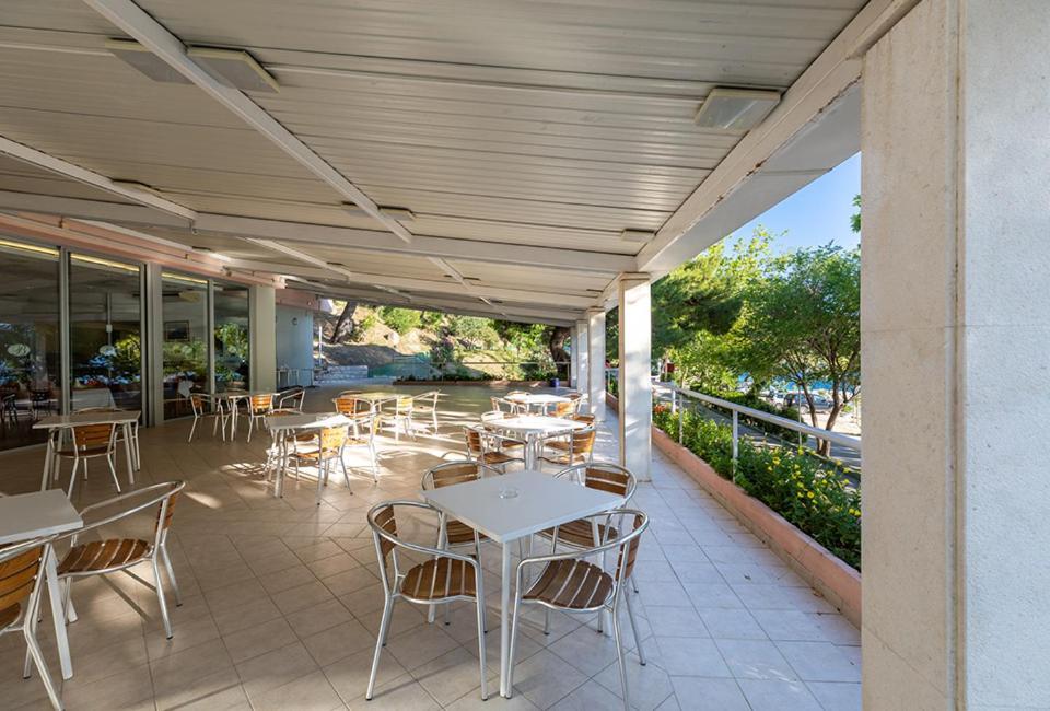 Tourist Settlement Brzet Hotell Omiš Exteriör bild
