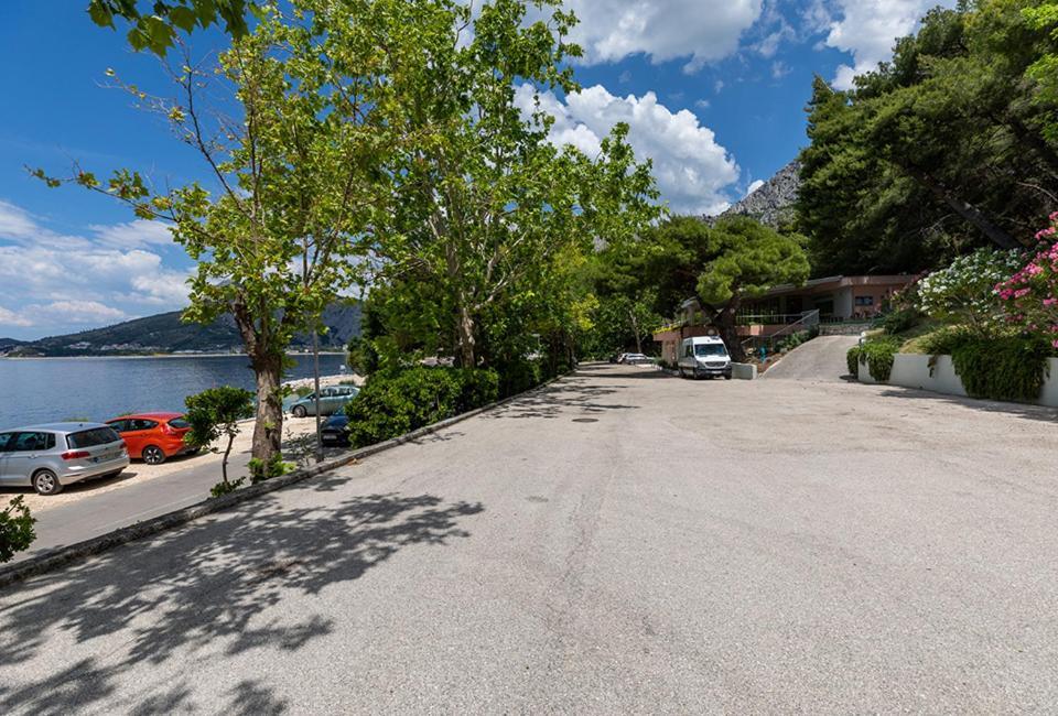 Tourist Settlement Brzet Hotell Omiš Exteriör bild